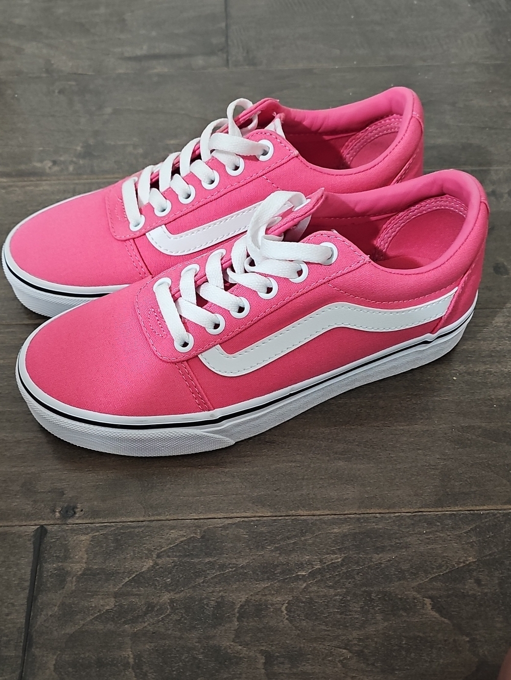 New Vans Ward Neon Hot Pink Low Top Canvas Sneakers - Women's Sz 6 NWOB